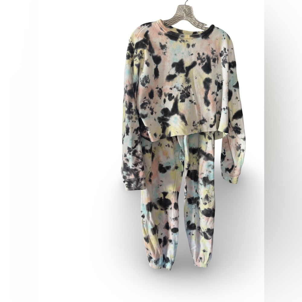 Colsie Pastel Tie-Dye Set